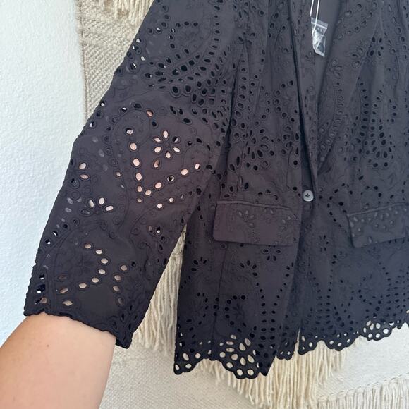 NWT: Chico’s Eyelet Blazer - Picture 5 of 7